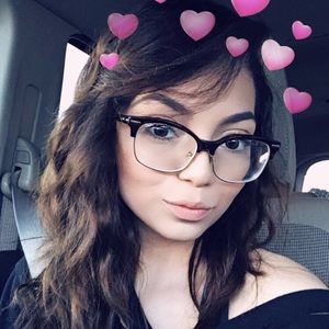 Meet your Posher, Noemi